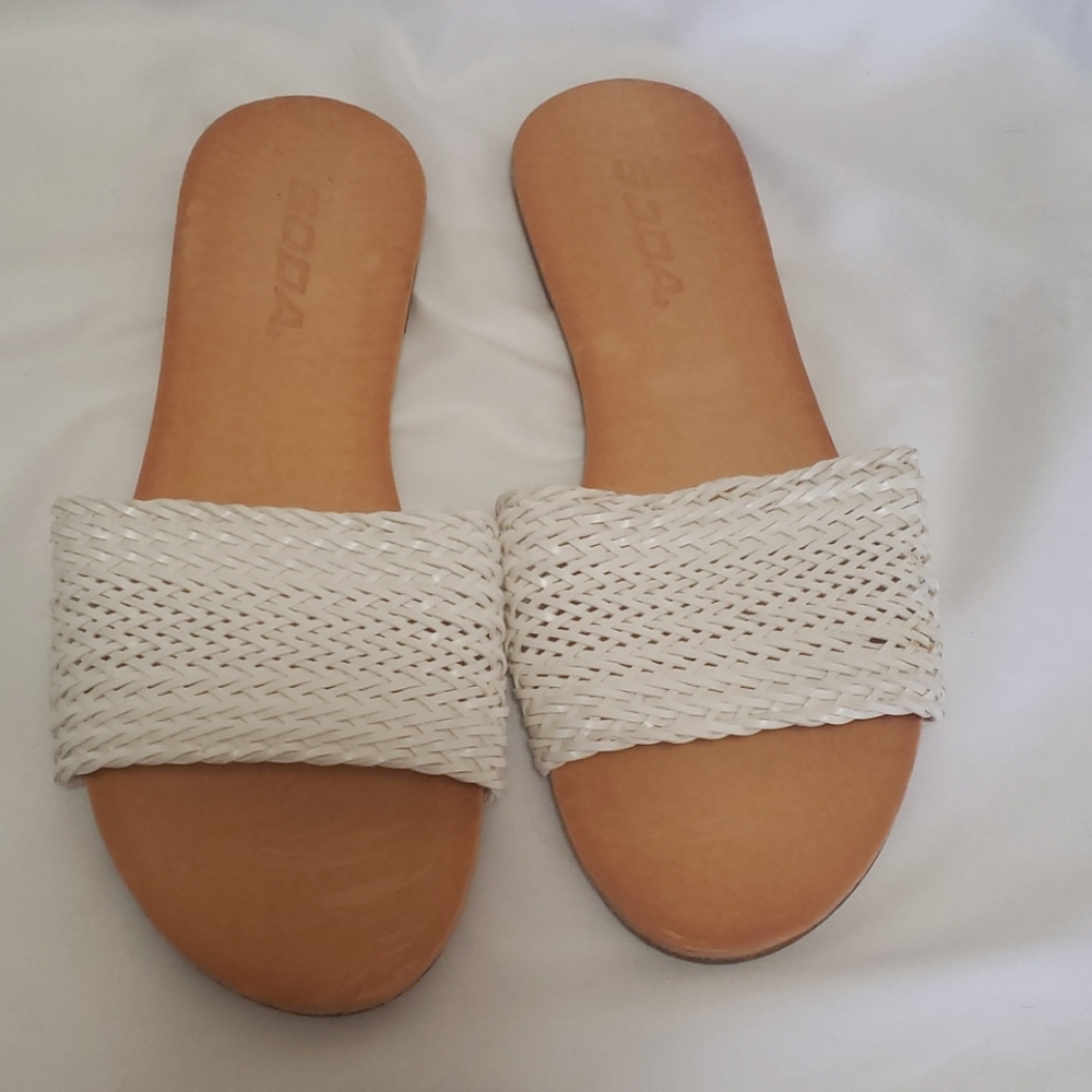 Sandles